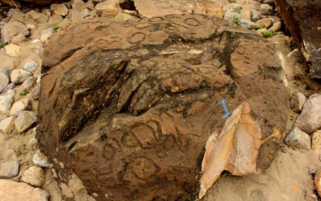 Những[-]hòn[-]đá[-]bí[-]ẩn[-]bên[-]thủy[-]điện[-]Sơn[-]La